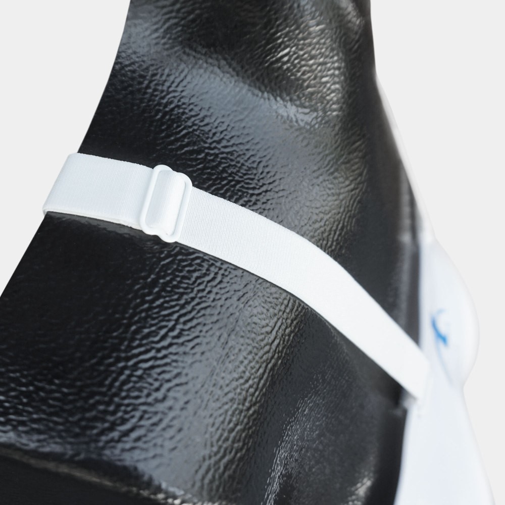 Arawaza Női mellvédő műanyag betét rugalmas pántokkal WKF "M"