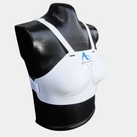 Arawaza Női mellvédő műanyag betét rugalmas pántokkal WKF "M"